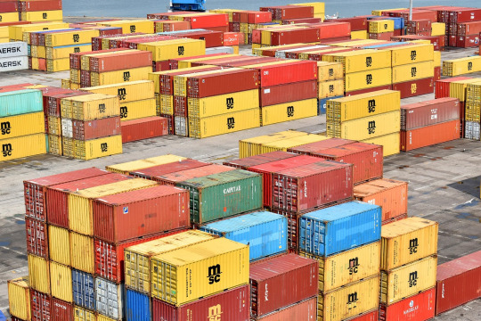 container yard global logistics